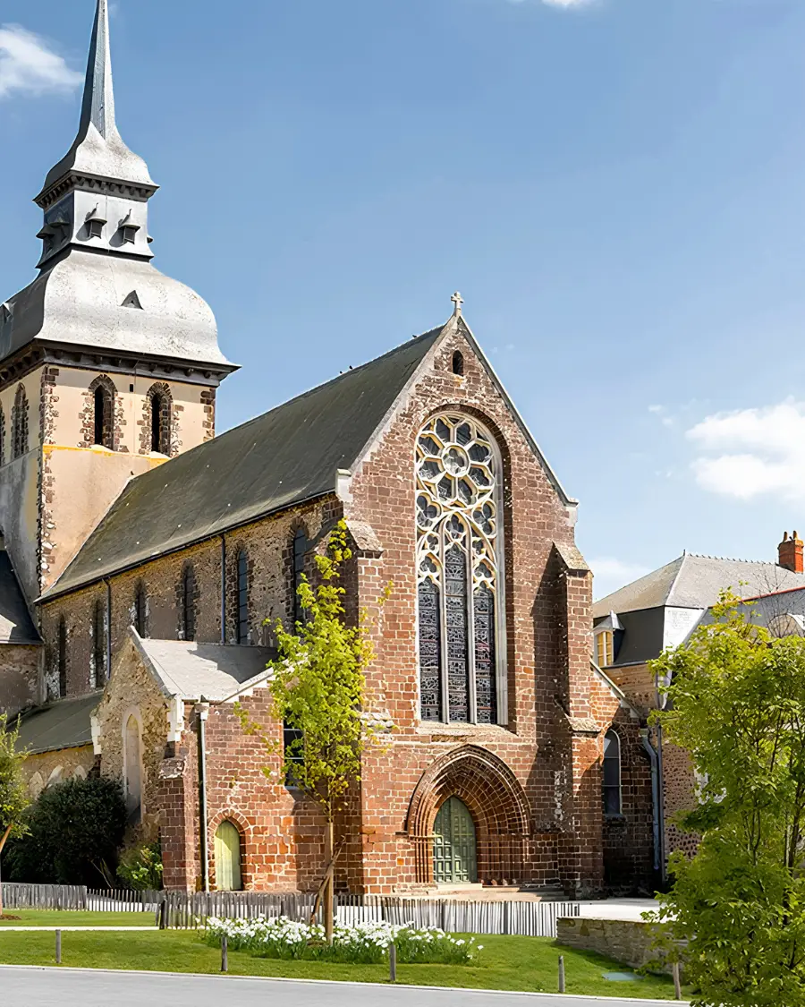 Quartier Le Bourg historique et Abbaye à Saint-Gildas-des-Bois, Cabaret'Immo